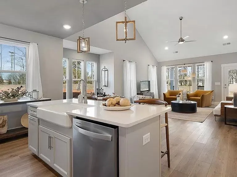 1536 Shallons Ct — Photo 3