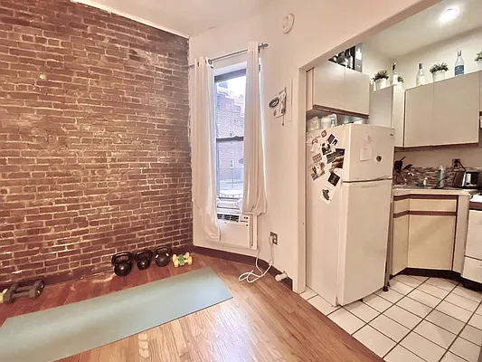 Rented by Bond New York | media 4