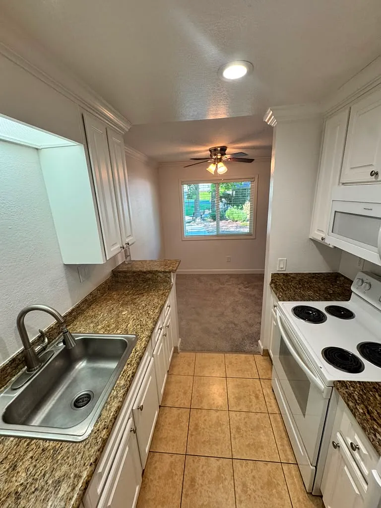 Beautiful 1-Bedroom Apartment at Tanoak Oaks 55+ Community Living! — Photo 2