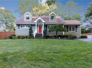 3 Bellows Ln, New City, NY 10956