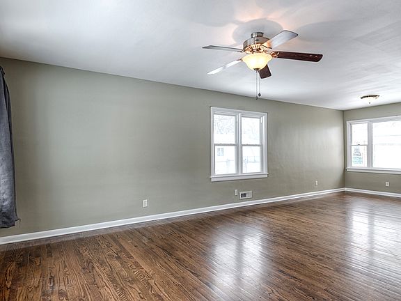 3rd image of 223 Sherman Ave