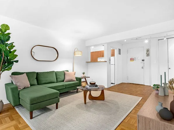 400 E 17th St APT 210, Brooklyn, NY 11226
