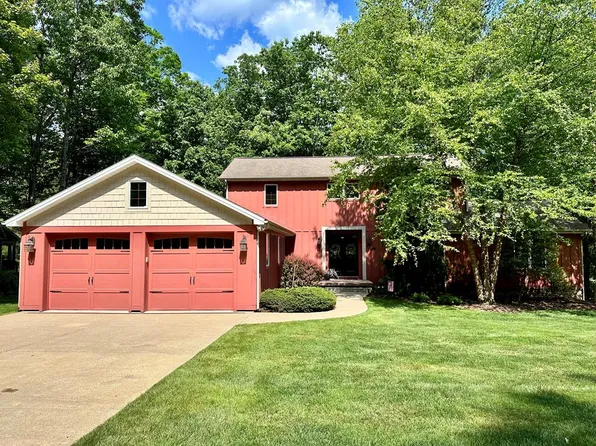 294 Far Country Dr, Daniels, WV 25832