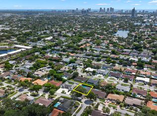 21303 NE 18th Pl, Miami, FL 33179
