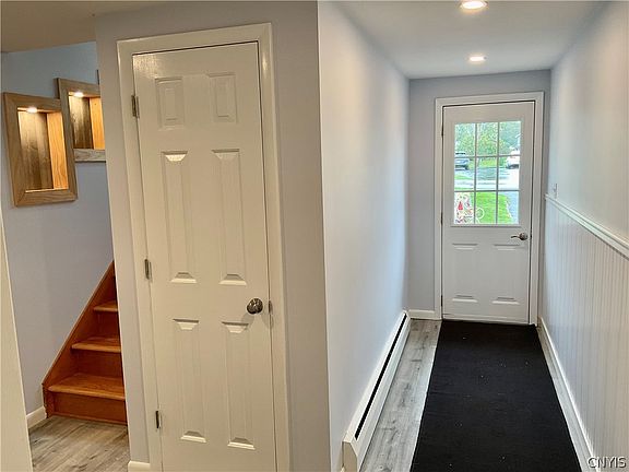 3rd image of 12 Christopher Cir