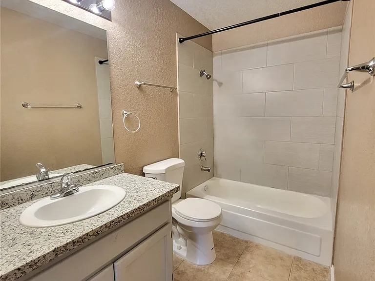 5044 S Rainbow Blvd #206 — Photo 7