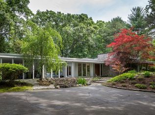 10 Magnolia Cir, Longmeadow, MA 01106