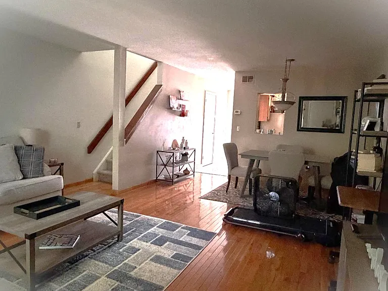 12 Talcott Forest Rd — Photo 2