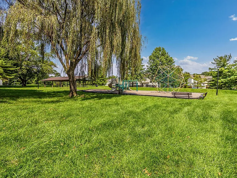5621 Queen Anne Ct — Photo 58