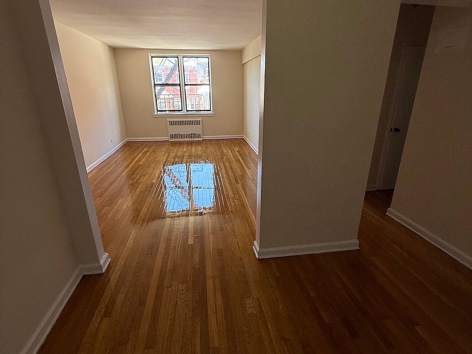 1st image of 14055 Burden Cres APT 2B