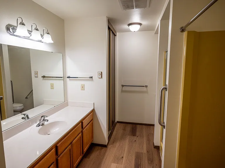 Freedom Ring Apartments — Photo 35