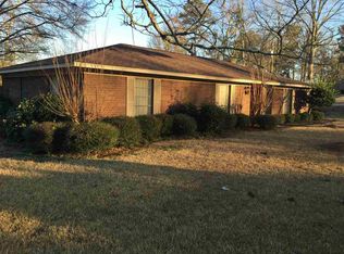 725 SE 2nd Ave, Magee, MS 39111