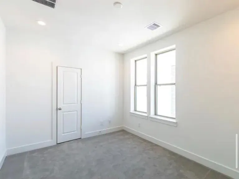 2208 McGowen St — Photo 19