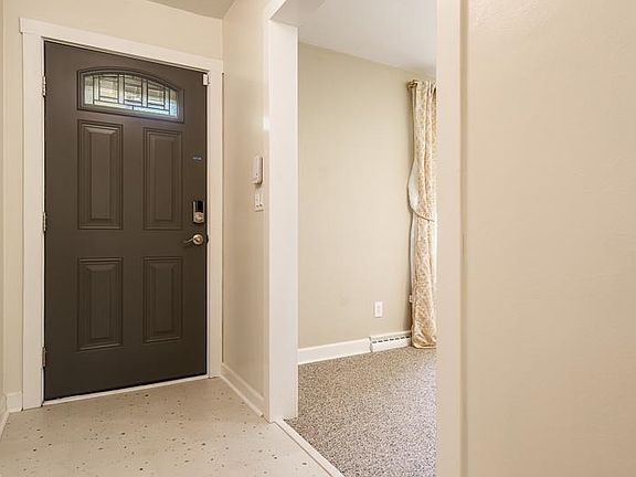 3rd image of 2015 Glenview Rd