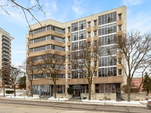66 Bay St S #401, Hamilton, ON L8P 4Z6