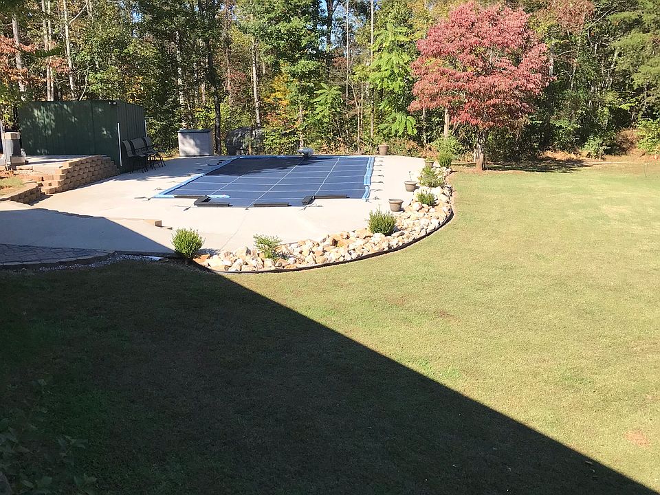 1st image of 433 Blackberry Ln