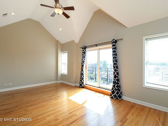 2nd image of 1015 S Western Ave APT 3