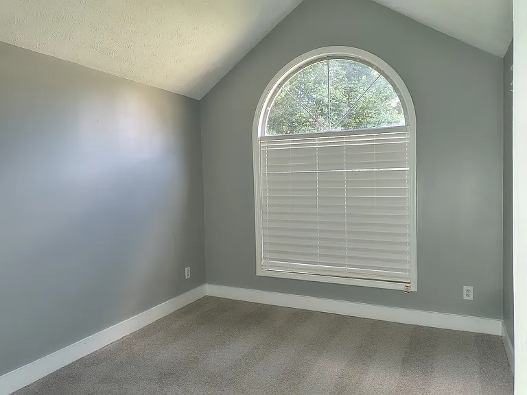 730 Ashford Cove Dr — Photo 3