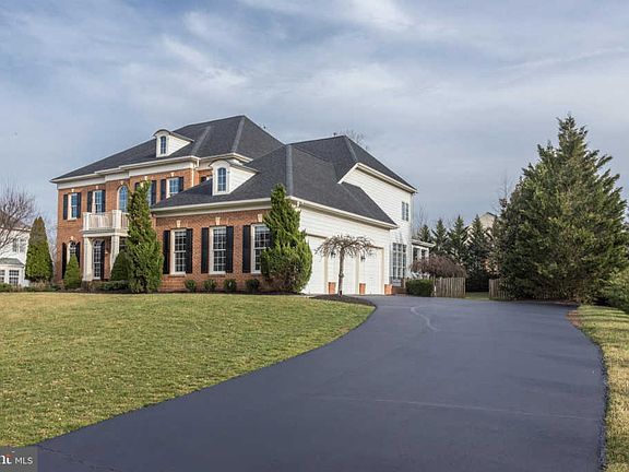 4th image of 18700 Riverlook Ct