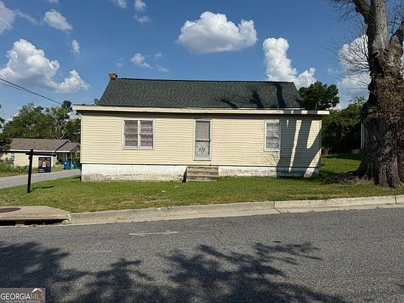 2nd image of 209 Montgomery St