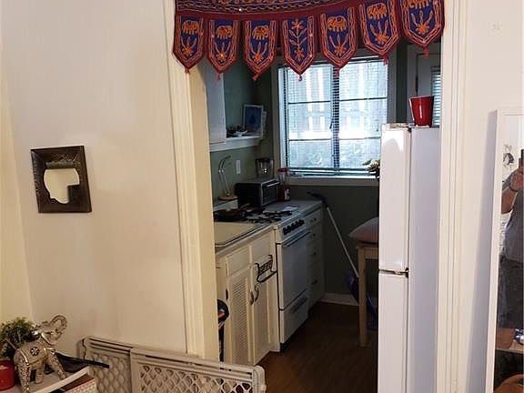 4th image of 1009 W 25th St Unit B