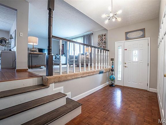 5th image of 59 Stacy Dr