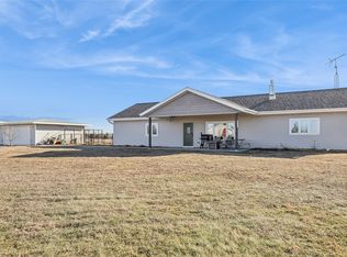 812 6th Ave W, Grinnell, IA 50112