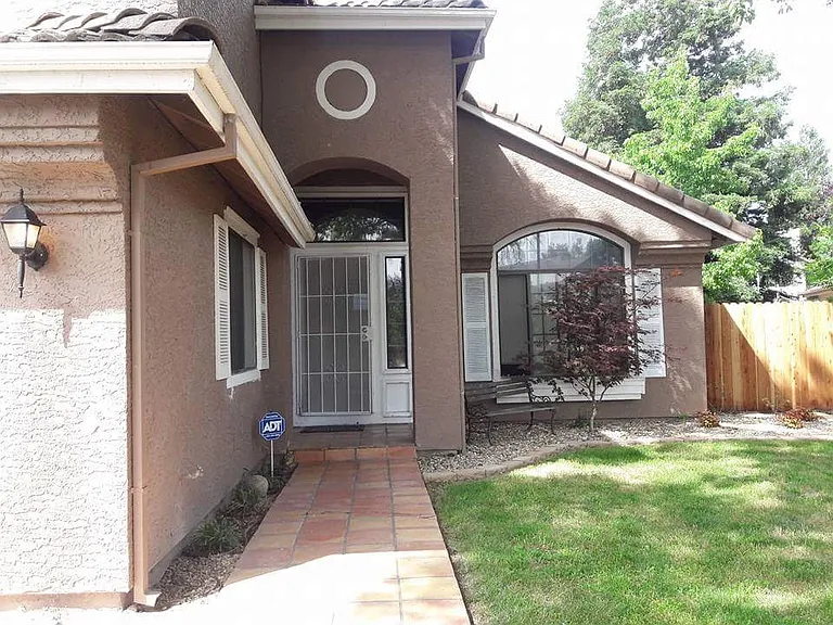 7525 Ryland Ct — Photo 4