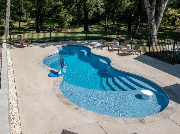 5368 Trousdale Dr, Nashville, TN 37220