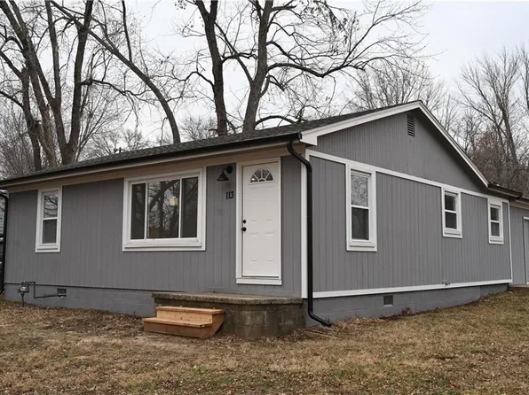 113 Elm St, Buckner, MO 64016