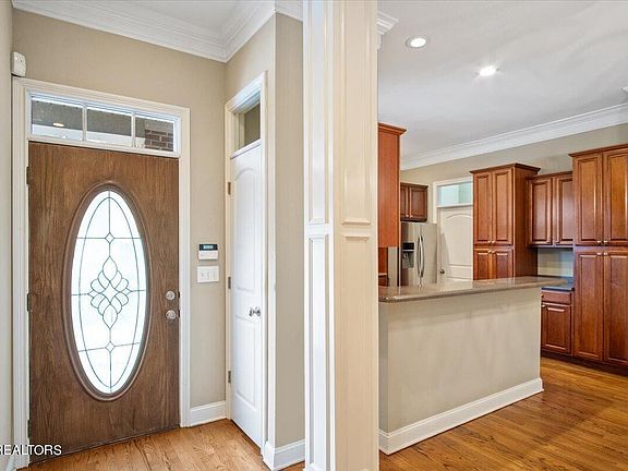 3rd image of 2382 Mountain Dr