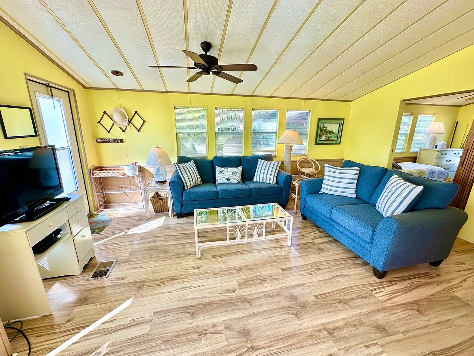 2 bed, 1.0 bath, $4,662 — Photo 2