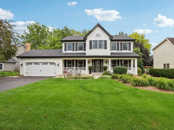 1125 Helen Dr, Algonquin, IL 60102