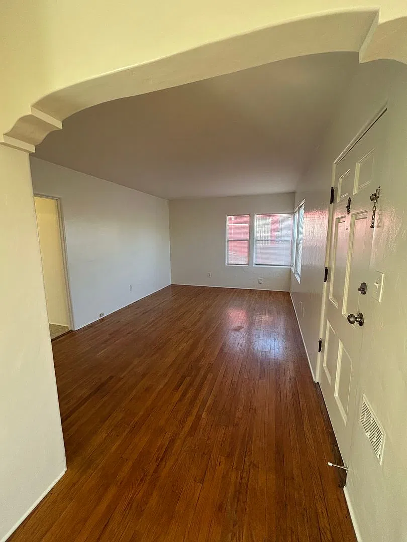 Two bedroom House w/ detached Garage available now — Photo 4