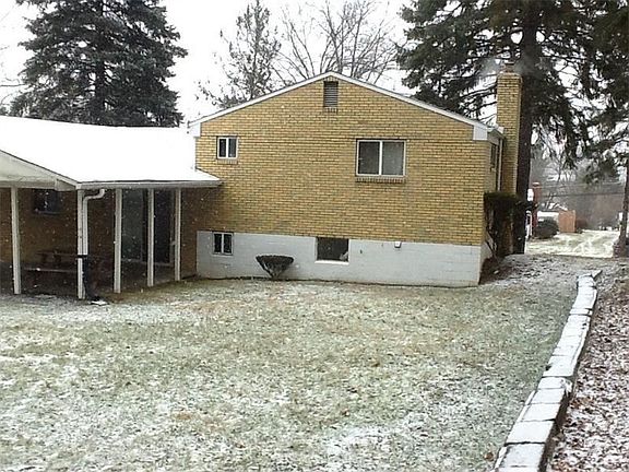 2nd image of 900 Vista Glen Dr