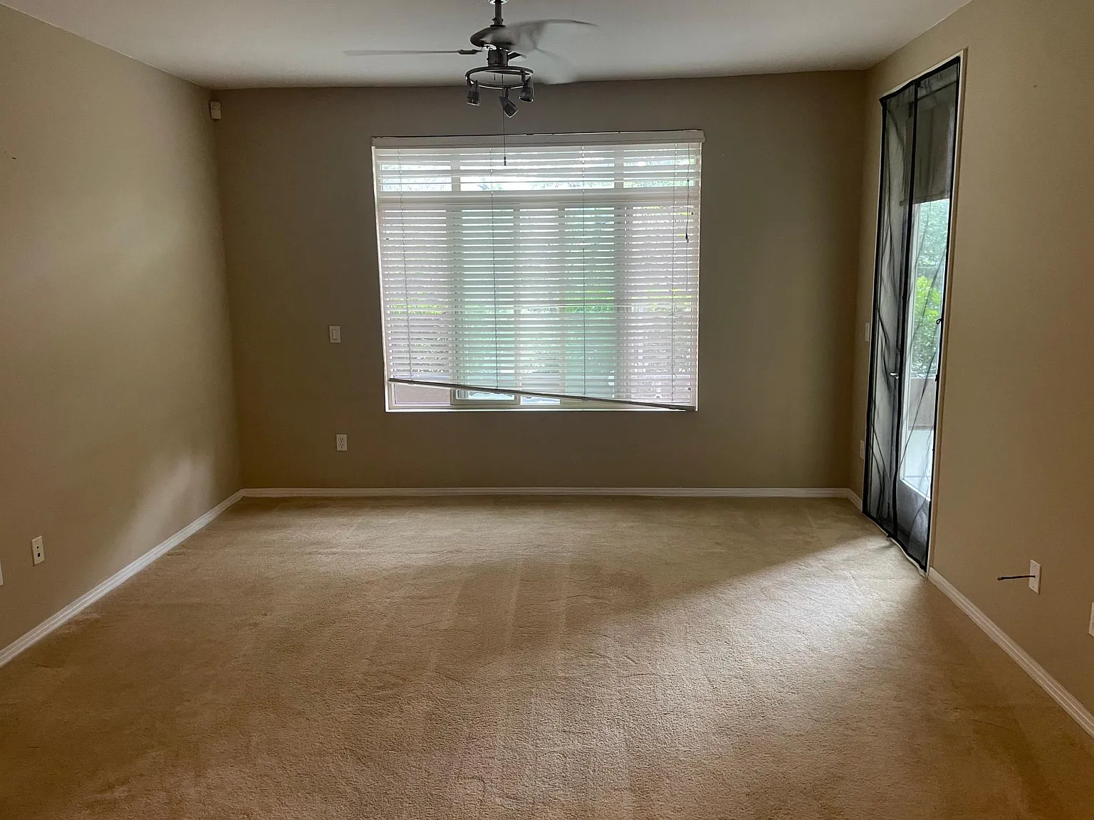 2 bed, 1176 sqft, $3,295 — Photo 4