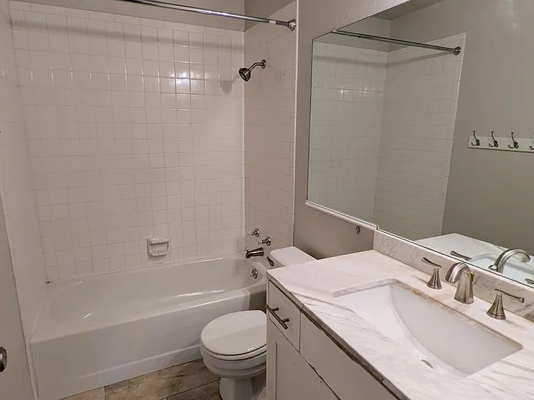 1460 E Foxboro Dr #2 — Photo 9