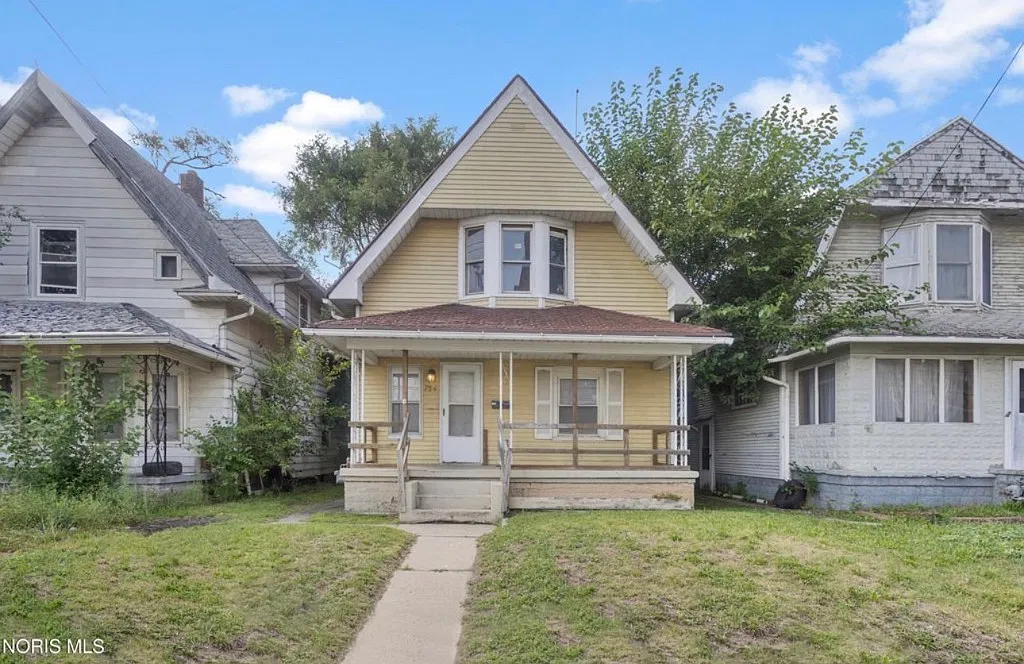 Charming 3-Bed Single Family in Toledo — Photo 1