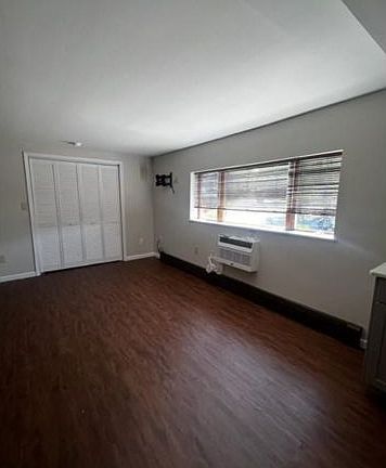 5th image of 13 Orange Ave