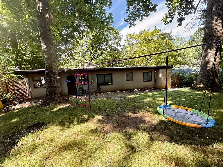 11 Rolling Rd — Photo 5