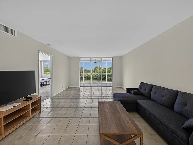 3503 Oaks Way #505 — Photo 11