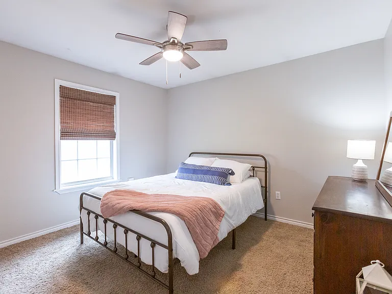 634 E North 16th St #B — Photo 17