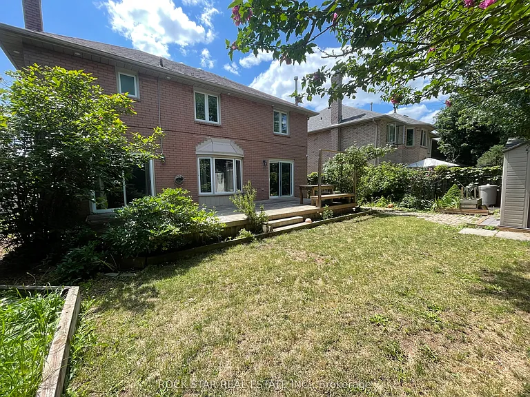 106 Milbourne Cres — Photo 30