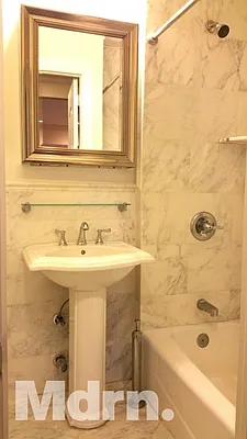 Rented by Mdrn Residential | media 3