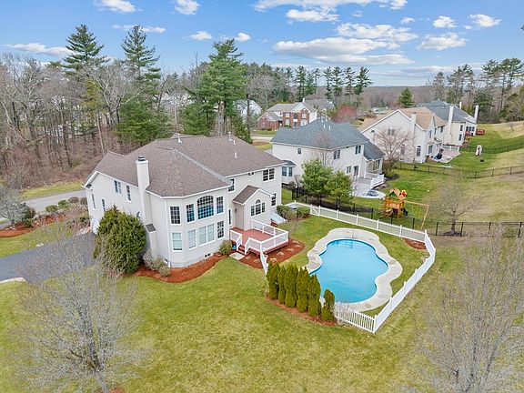 2nd image of 28 Endean Dr