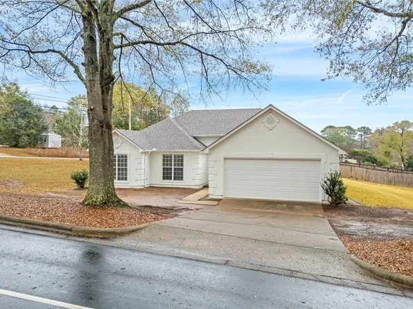1507 Douglas St, Opelika, AL 36801