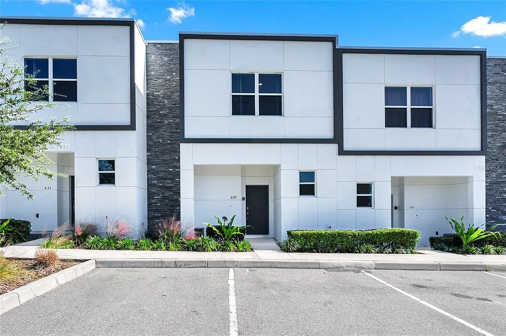 4 bed, 4.0 bath, 1856 sqft, $2,800 — Photo 1