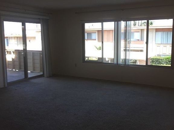 4th image of 6864 Hyde Park Dr Unit E