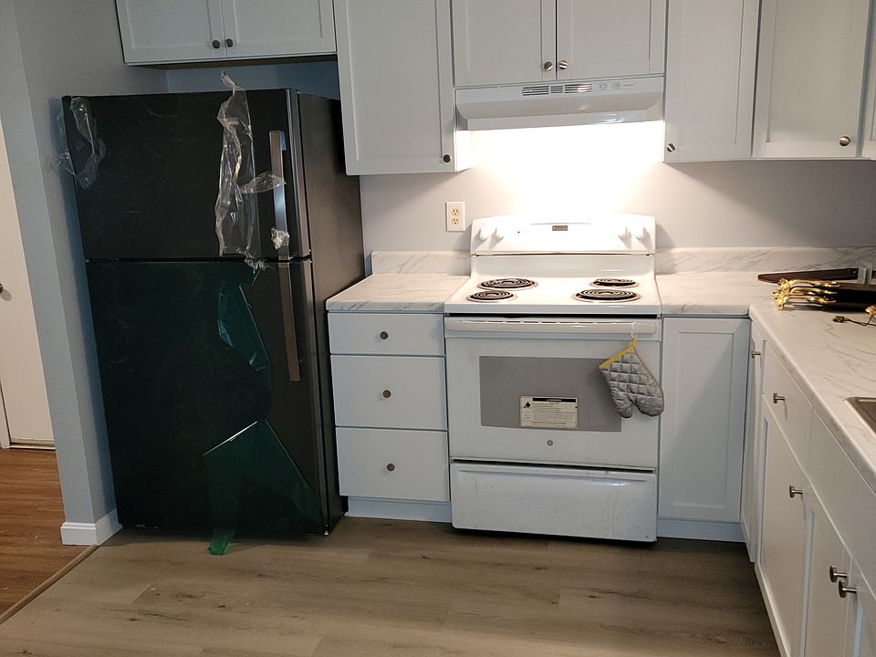 1st image of 4 Heritage Village Dr APT 114