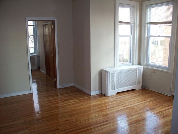 3rd image of 858 N 22nd St Floor 2